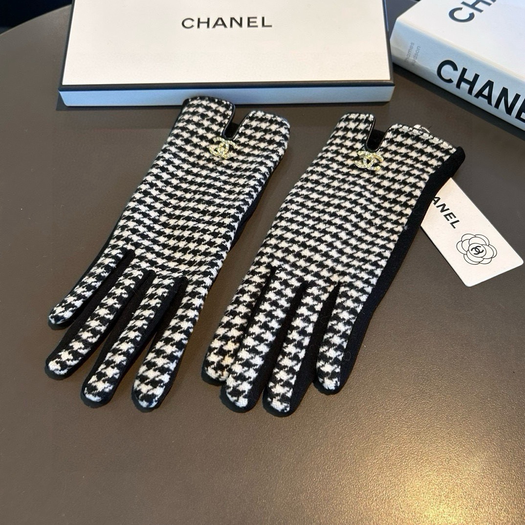 Chanel香奈儿专柜新品羊毛手套，时尚手套，秋冬保暖加绒内里，超仙上手超舒适柔软、百搭！均码 