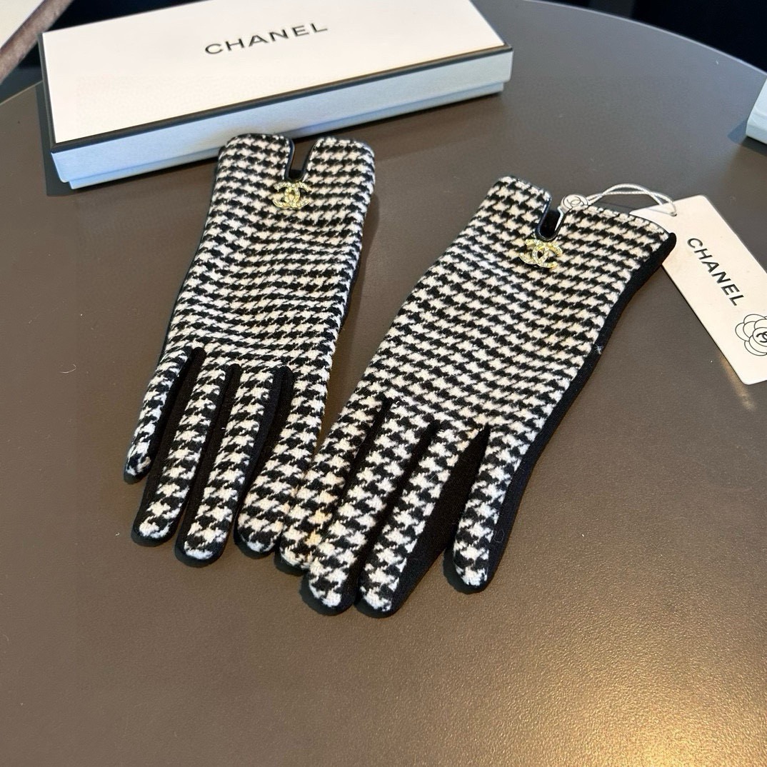 Chanel香奈儿专柜新品羊毛手套，时尚手套，秋冬保暖加绒内里，超仙上手超舒适柔软、百搭！均码 