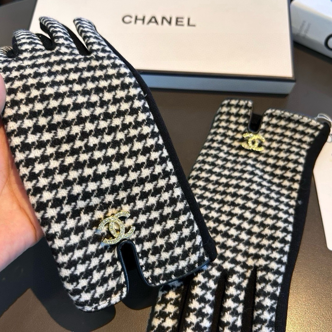 Chanel香奈儿专柜新品羊毛手套，时尚手套，秋冬保暖加绒内里，超仙上手超舒适柔软、百搭！均码 