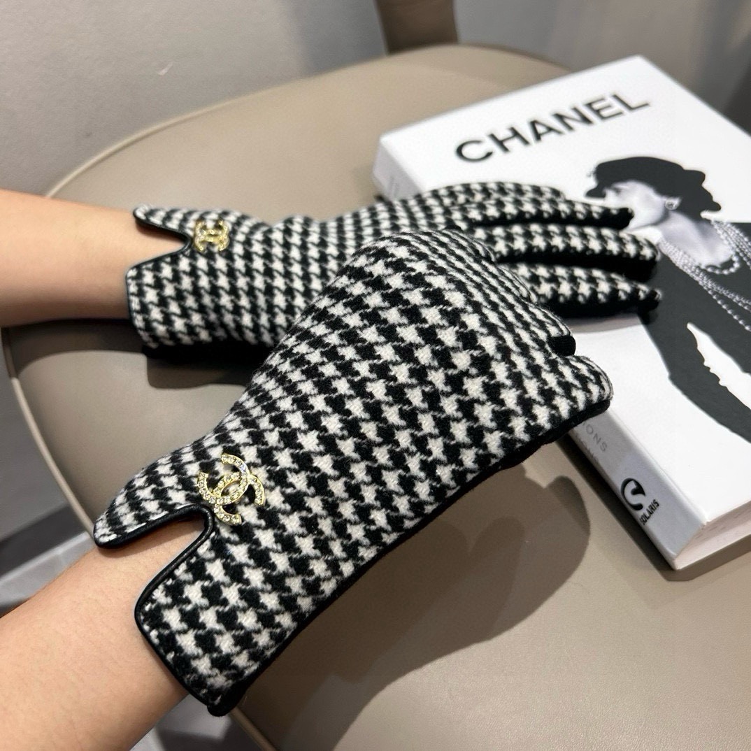 Chanel香奈儿专柜新品羊毛手套，时尚手套，秋冬保暖加绒内里，超仙上手超舒适柔软、百搭！均码 