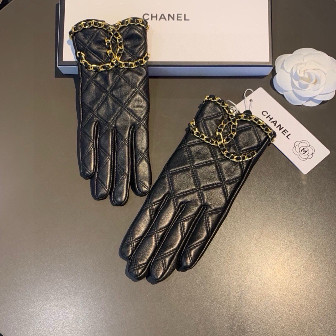 Chanel 香奈儿2026大双C链条秋冬💐机车🚗手套🌸美美滴👍值得对比。同款不同品质，秒杀市场差产品，进口一级羊皮🙌经