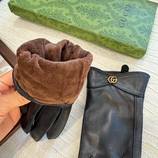2026新款独家首发‼️触屏手套 Gucci古奇新款高档羊皮手套🎉🎉女神集美们首选 不可错过💁💁百分百选用进口羊皮 皮质 2026新款独家首发‼️触屏手套 Gucci古奇新款高档羊皮手套🎉🎉女神集美们首选 不可错过💁💁百分百选用进口羊皮 皮质