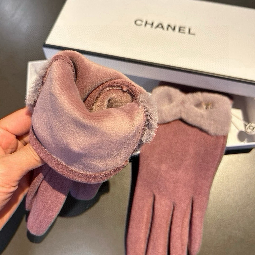 Chanel香奈儿专柜新品羊毛手套，时尚手套，秋冬保暖加绒内里，超仙山茶花，上手超舒适柔软、百搭！均码