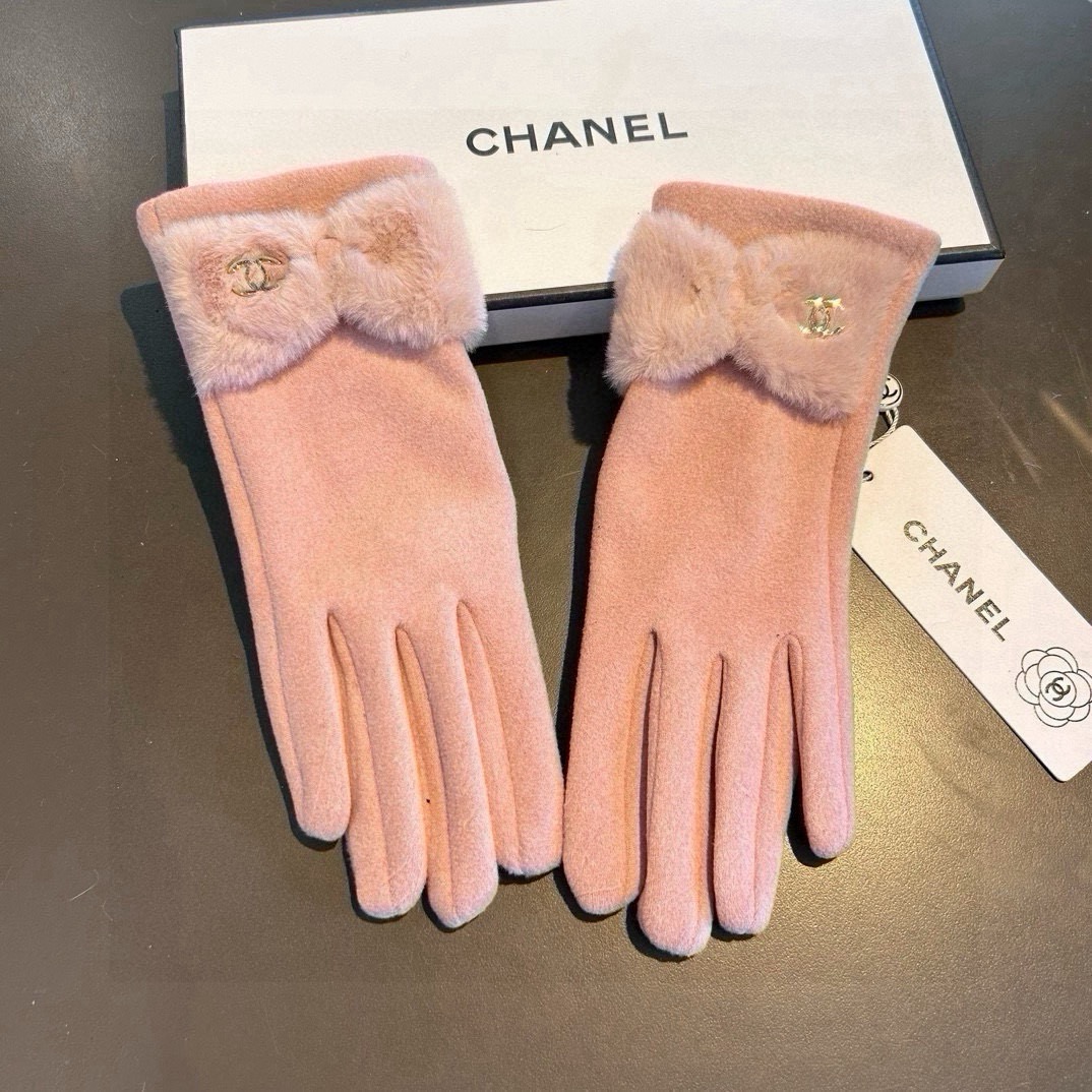 Chanel香奈儿专柜新品羊毛手套，时尚手套，秋冬保暖加绒内里，超仙山茶花，上手超舒适柔软、百搭！均码