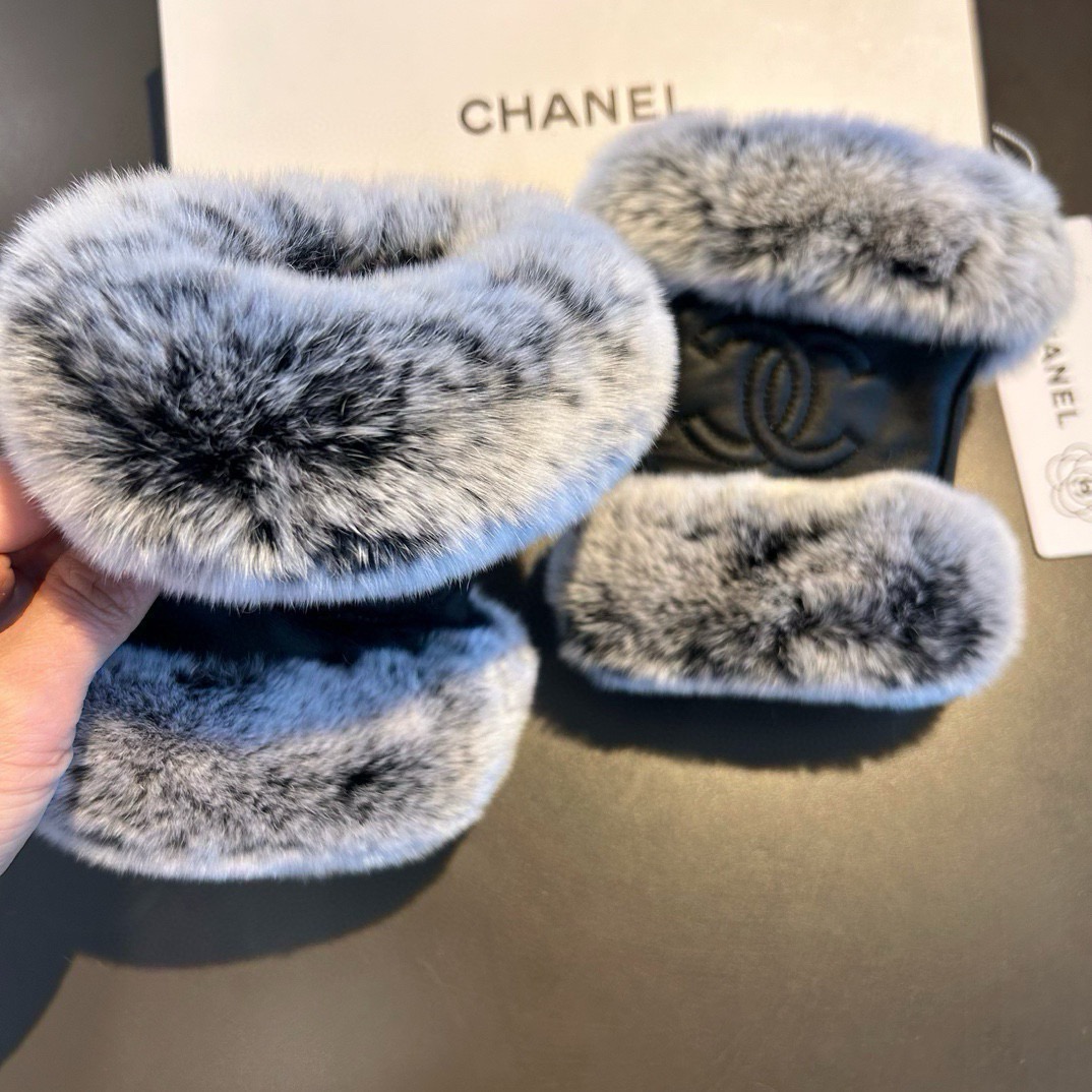 Chanel 香奈儿2026秋冬懒兔毛羊皮手套👍手机触屏，值得对比。同款不同品质，秒杀市场差产品，进口一级羊皮➕懒兔毛内