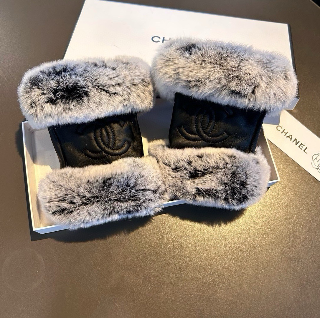 Chanel 香奈儿2026秋冬懒兔毛羊皮手套👍手机触屏，值得对比。同款不同品质，秒杀市场差产品，进口一级羊皮➕懒兔毛内