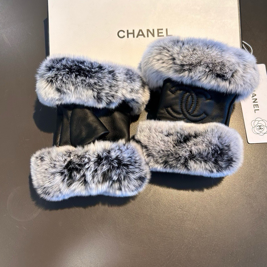 Chanel 香奈儿2026秋冬懒兔毛羊皮手套👍手机触屏，值得对比。同款不同品质，秒杀市场差产品，进口一级羊皮➕懒兔毛内