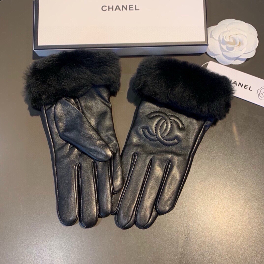 Chanel 香奈儿2026秋冬懒兔毛羊皮手套👍手机触屏，值得对比。同款不同品质，秒杀市场差产品，进口一级羊皮➕懒兔毛内