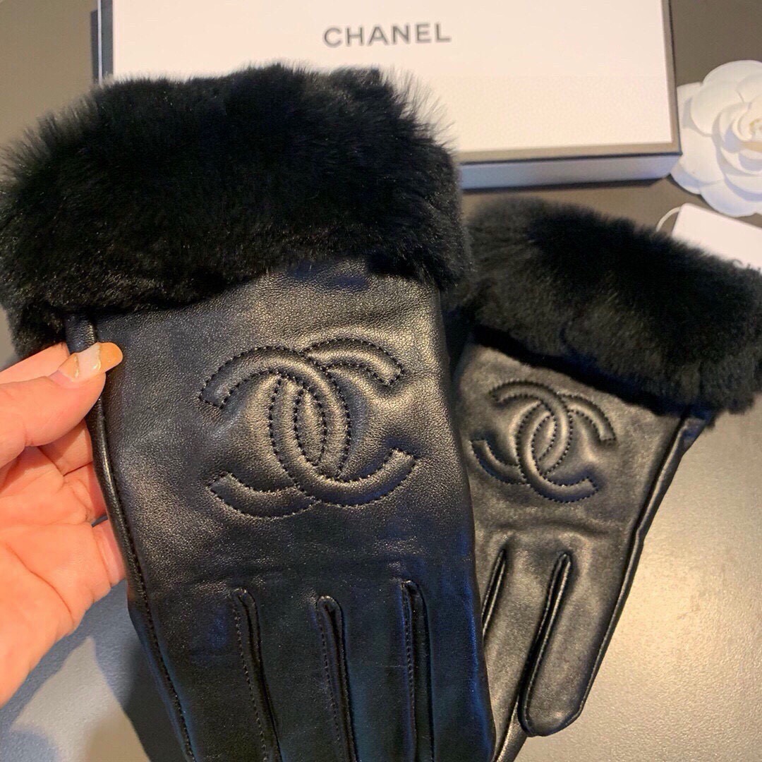 Chanel 香奈儿2026秋冬懒兔毛羊皮手套👍手机触屏，值得对比。同款不同品质，秒杀市场差产品，进口一级羊皮➕懒兔毛内