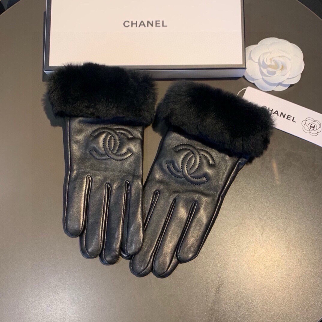 Chanel 香奈儿2026秋冬懒兔毛羊皮手套👍手机触屏，值得对比。同款不同品质，秒杀市场差产品，进口一级羊皮➕懒兔毛内