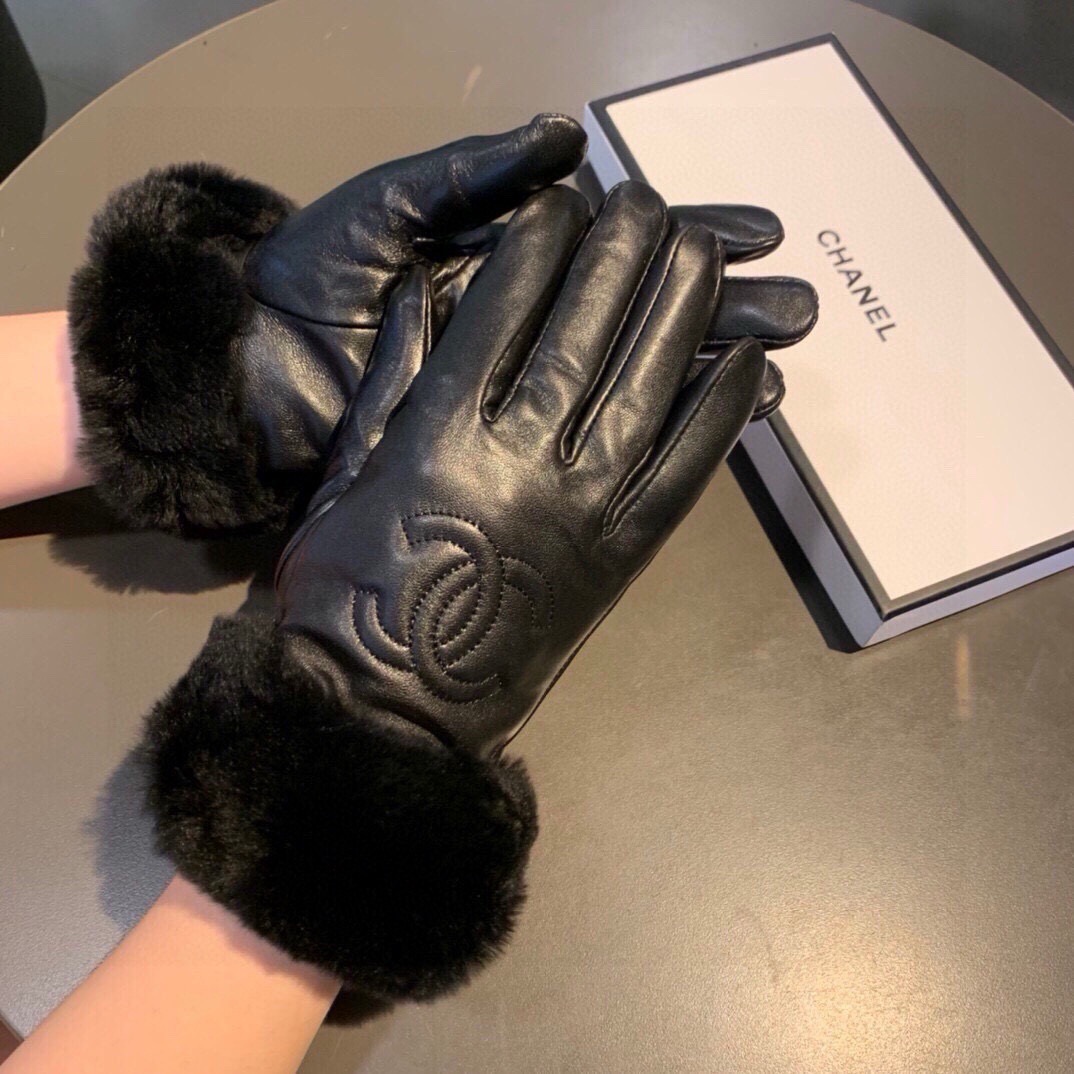Chanel 香奈儿2026秋冬懒兔毛羊皮手套👍手机触屏，值得对比。同款不同品质，秒杀市场差产品，进口一级羊皮➕懒兔毛内