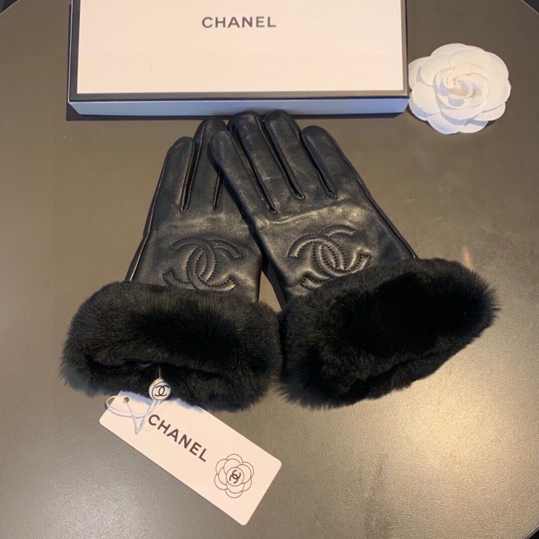 Chanel 香奈儿2026秋冬懒兔毛羊皮手套👍手机触屏，值得对比。同款不同品质，秒杀市场差产品，进口一级羊皮➕懒兔毛内
