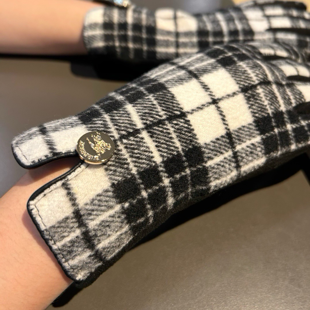 巴宝莉BURBERRY 专柜新品羊毛手套，时尚手套，秋冬保暖加绒内里，经典格子，上手超舒适柔软、百搭！均码
