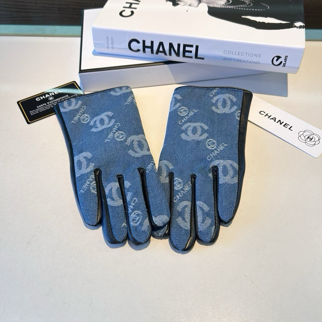 2026🧤LV新品牛仔配皮手套，时尚机车🚗手套，秋冬新品布内里，时尚🌺上手超舒适柔软、百搭！集美女神必备🌹配盒子🎁码数M
