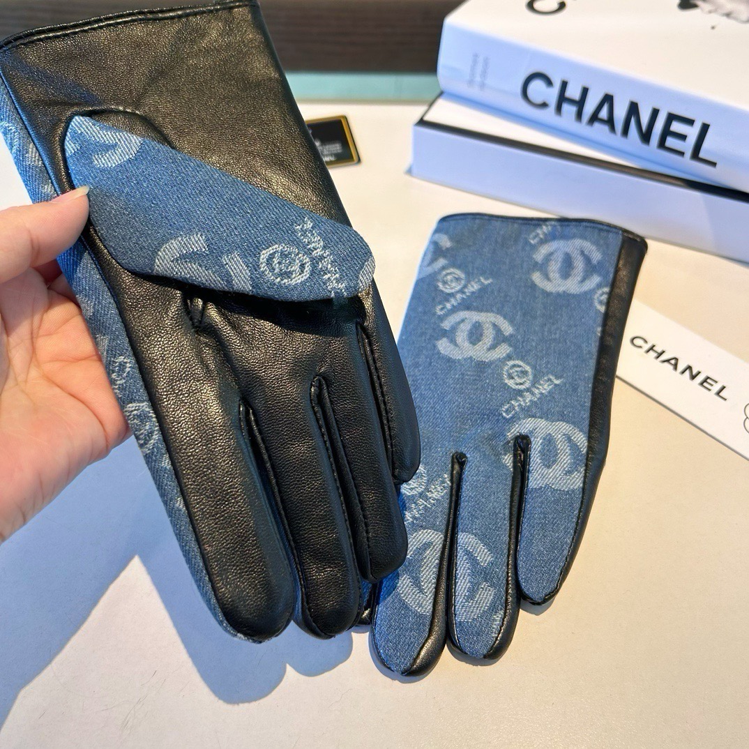 2026🧤LV新品牛仔配皮手套，时尚机车🚗手套，秋冬新品布内里，时尚🌺上手超舒适柔软、百搭！集美女神必备🌹配盒子🎁码数M
