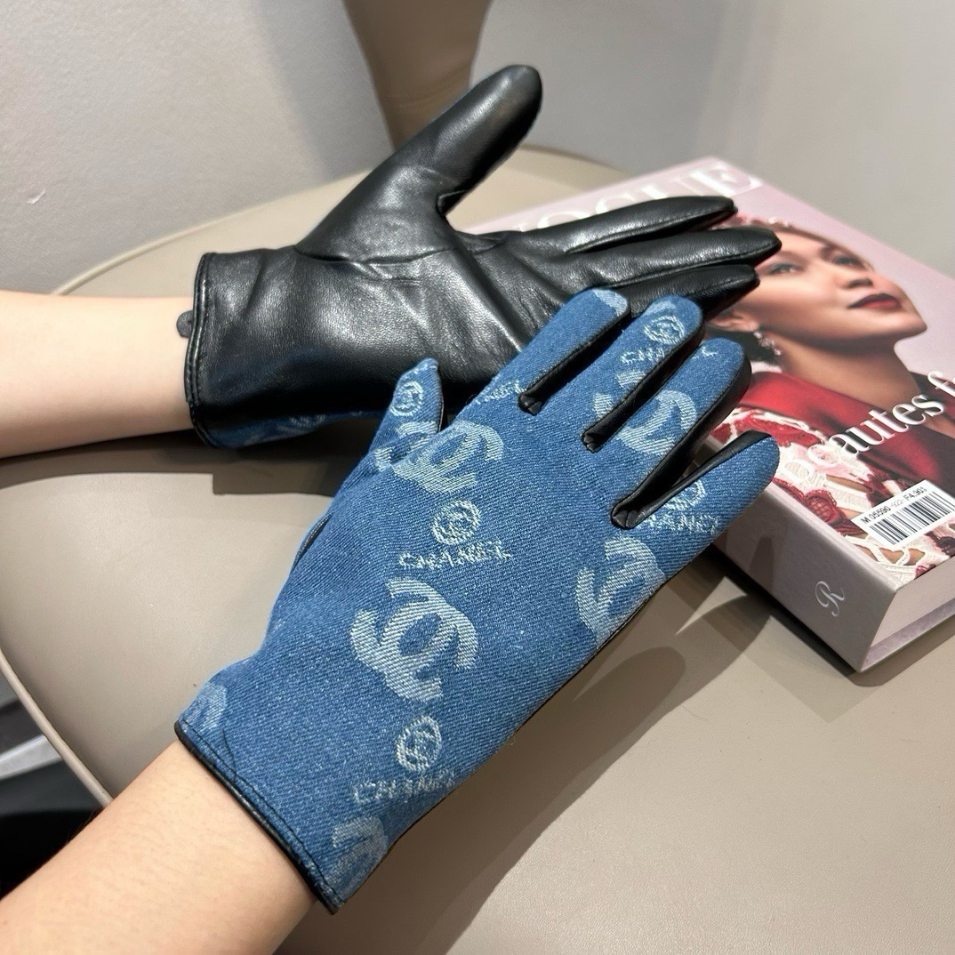 2026🧤LV新品牛仔配皮手套，时尚机车🚗手套，秋冬新品布内里，时尚🌺上手超舒适柔软、百搭！集美女神必备🌹配盒子🎁码数M