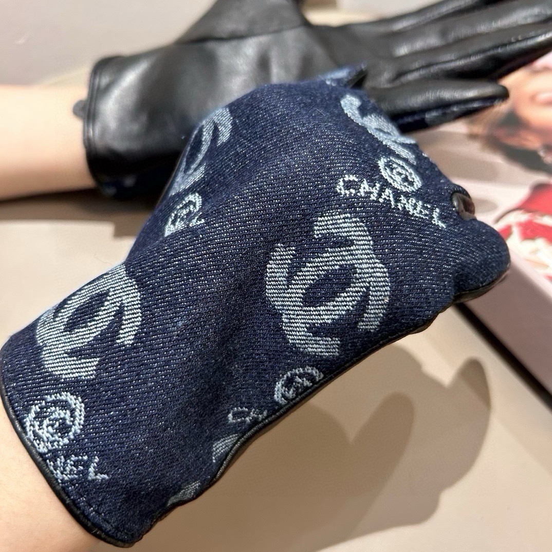 2026🧤LV新品牛仔配皮手套，时尚机车🚗手套，秋冬新品布内里，时尚🌺上手超舒适柔软、百搭！集美女神必备🌹配盒子🎁码数M