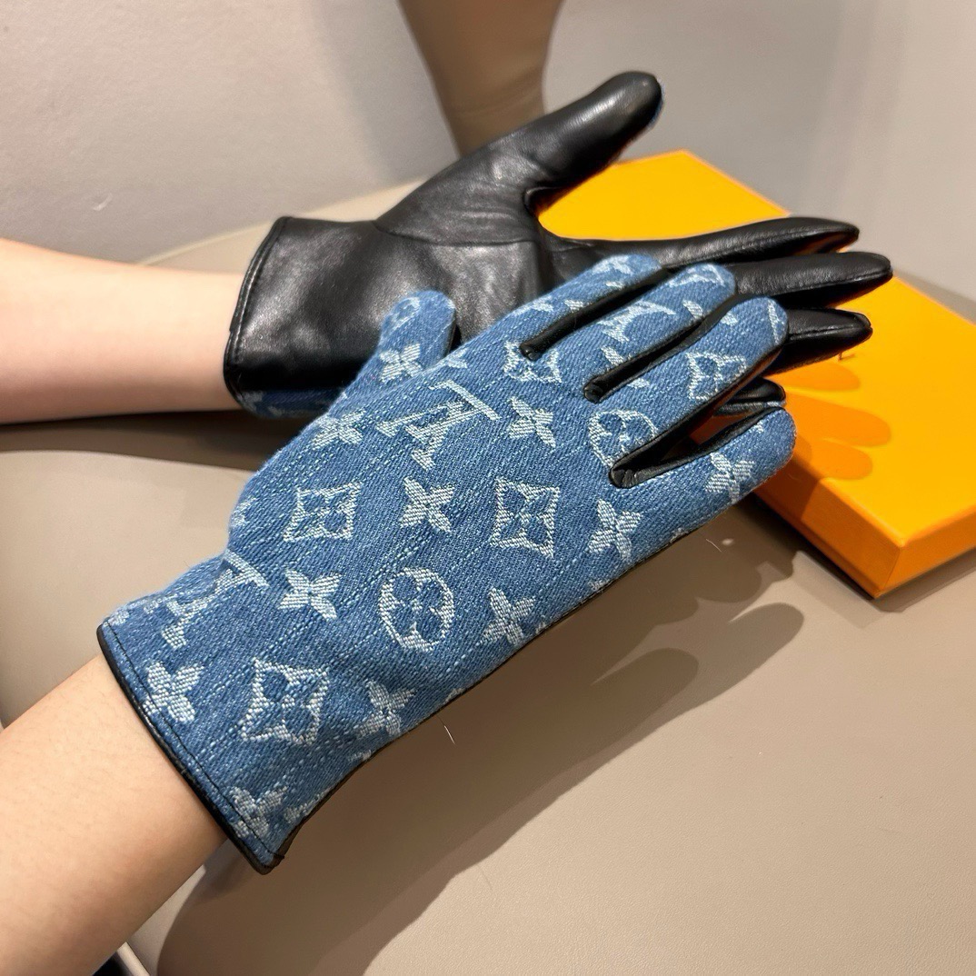 2026🧤LV新品牛仔配皮手套，时尚机车🚗手套，秋冬新品布内里，时尚🌺上手超舒适柔软、百搭！集美女神必备🌹配盒子🎁码数M