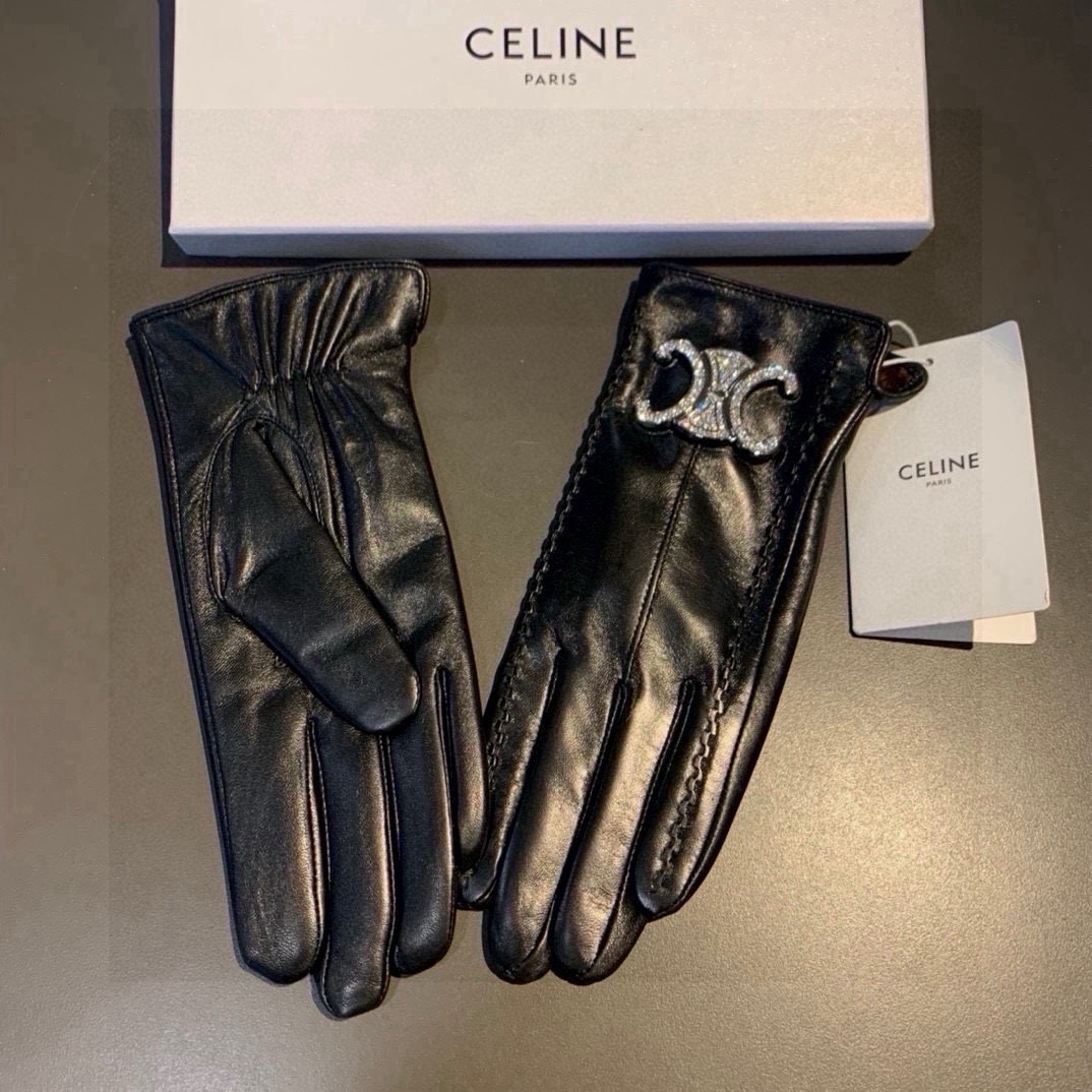 2026新款独家首发‼️触屏手套 CELINE赛琳🈵️钻(原单品质)官网同步女士新款高档羊皮手套🎉🎉女神首选 不可错过💁 2026新款独家首发‼️触屏手套 CELINE赛琳🈵️钻(原单品质)官网同步女士新款高档羊皮手套🎉🎉女神首选 不可错过💁