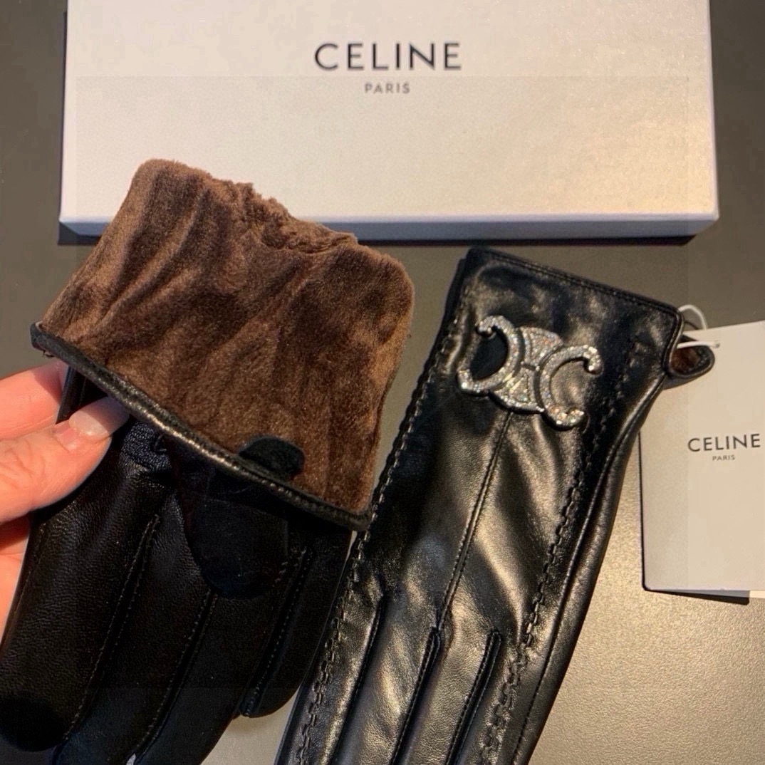 2026新款独家首发‼️触屏手套 CELINE赛琳🈵️钻(原单品质)官网同步女士新款高档羊皮手套🎉🎉女神首选 不可错过💁 2026新款独家首发‼️触屏手套 CELINE赛琳🈵️钻(原单品质)官网同步女士新款高档羊皮手套🎉🎉女神首选 不可错过💁