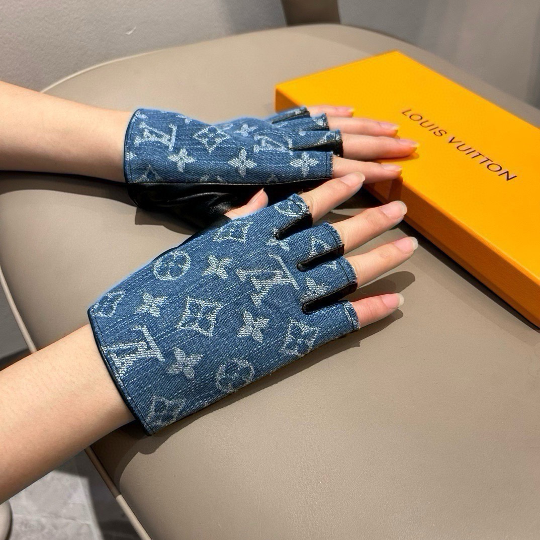 2026🧤LV新品短款牛仔配皮手套，时尚机车🚗手套，秋冬新品布内里，时尚🌺上手超舒适柔软、百搭！集美女神必备🌹配盒子🎁码
