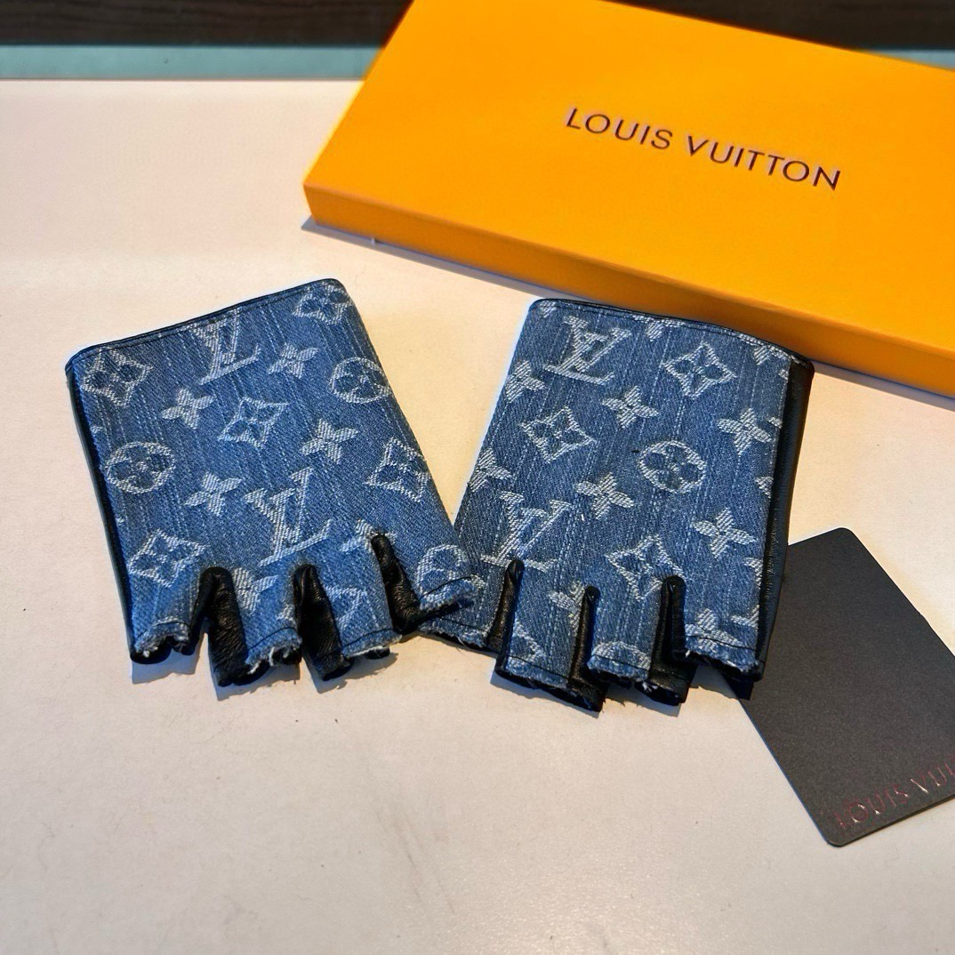 2026🧤LV新品短款牛仔配皮手套，时尚机车🚗手套，秋冬新品布内里，时尚🌺上手超舒适柔软、百搭！集美女神必备🌹配盒子🎁码