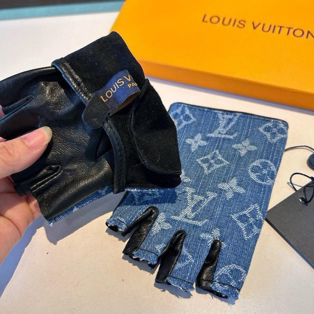 2026🧤LV新品短款牛仔配皮手套，时尚机车🚗手套，秋冬新品布内里，时尚🌺上手超舒适柔软、百搭！集美女神必备🌹配盒子🎁码