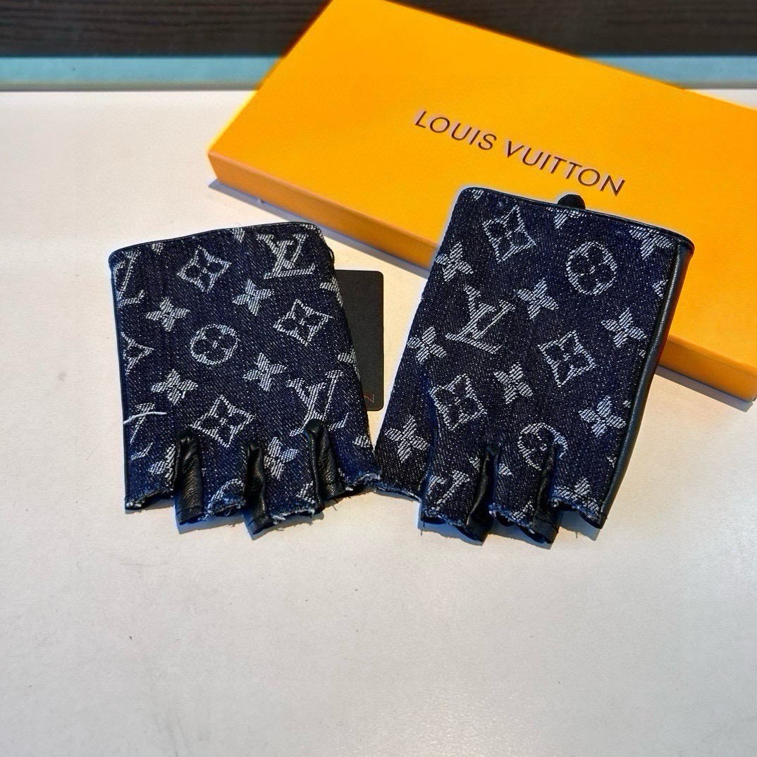 2026🧤LV新品短款牛仔配皮手套，时尚机车🚗手套，秋冬新品布内里，时尚🌺上手超舒适柔软、百搭！集美女神必备🌹配盒子🎁码