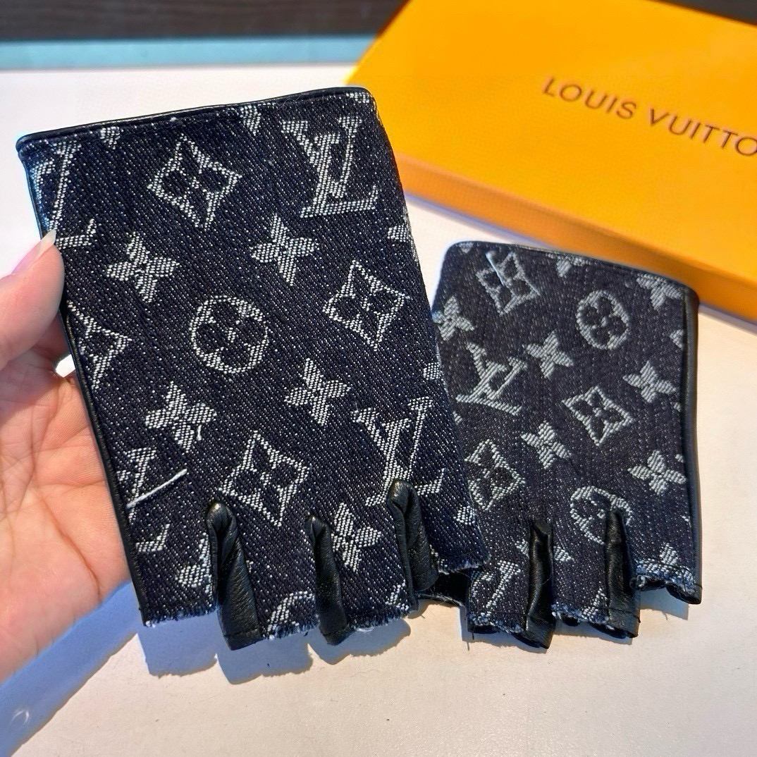 2026🧤LV新品短款牛仔配皮手套，时尚机车🚗手套，秋冬新品布内里，时尚🌺上手超舒适柔软、百搭！集美女神必备🌹配盒子🎁码