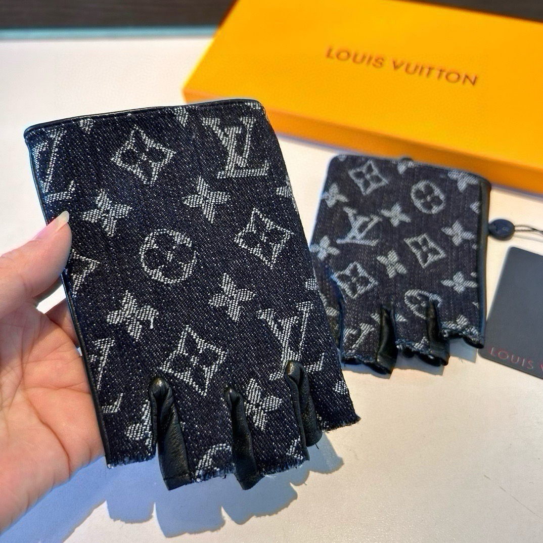 2026🧤LV新品短款牛仔配皮手套，时尚机车🚗手套，秋冬新品布内里，时尚🌺上手超舒适柔软、百搭！集美女神必备🌹配盒子🎁码