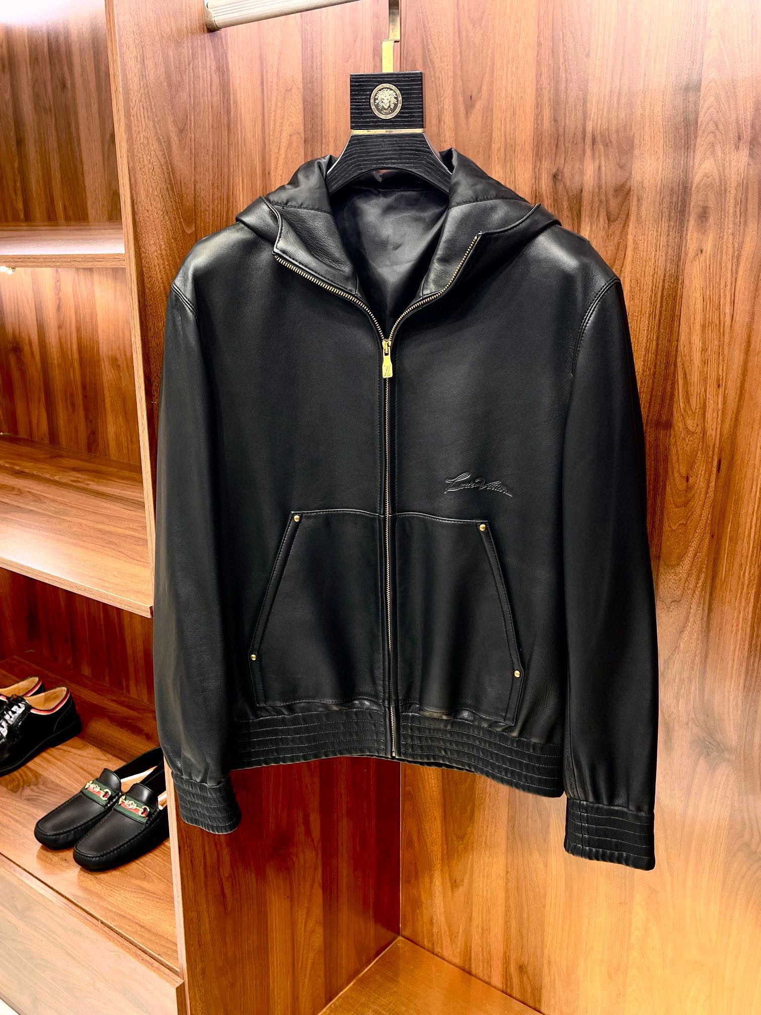 2023 AAA Replica Customize
 Louis Vuitton Clothing Coats & Jackets Lambskin Sheepskin Winter Collection Fashion Hooded Top