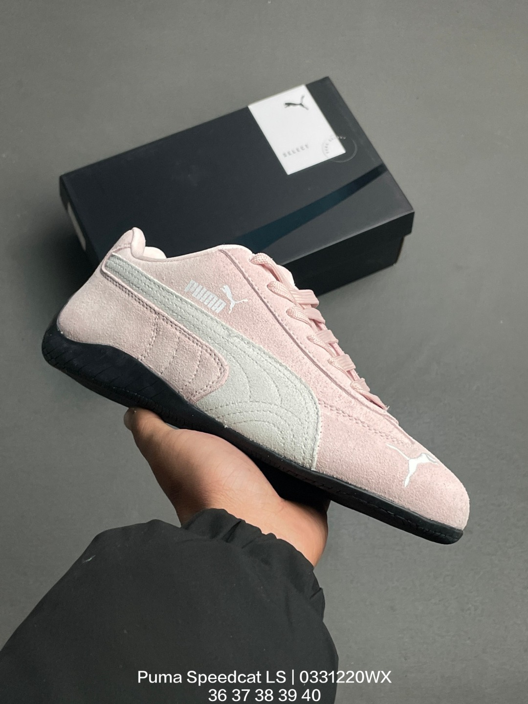 💰120PUMA/彪马 采用环保绒面革鞋面材质，外置轻量耐磨橡胶大底薄底鞋成为潮人必备!彪马Puma Speedcat LS"Yellow Black"极速赛车系列低帮德训风拼接复古百搭休闲运动赛车鞋 码数：36 37 38 39 40