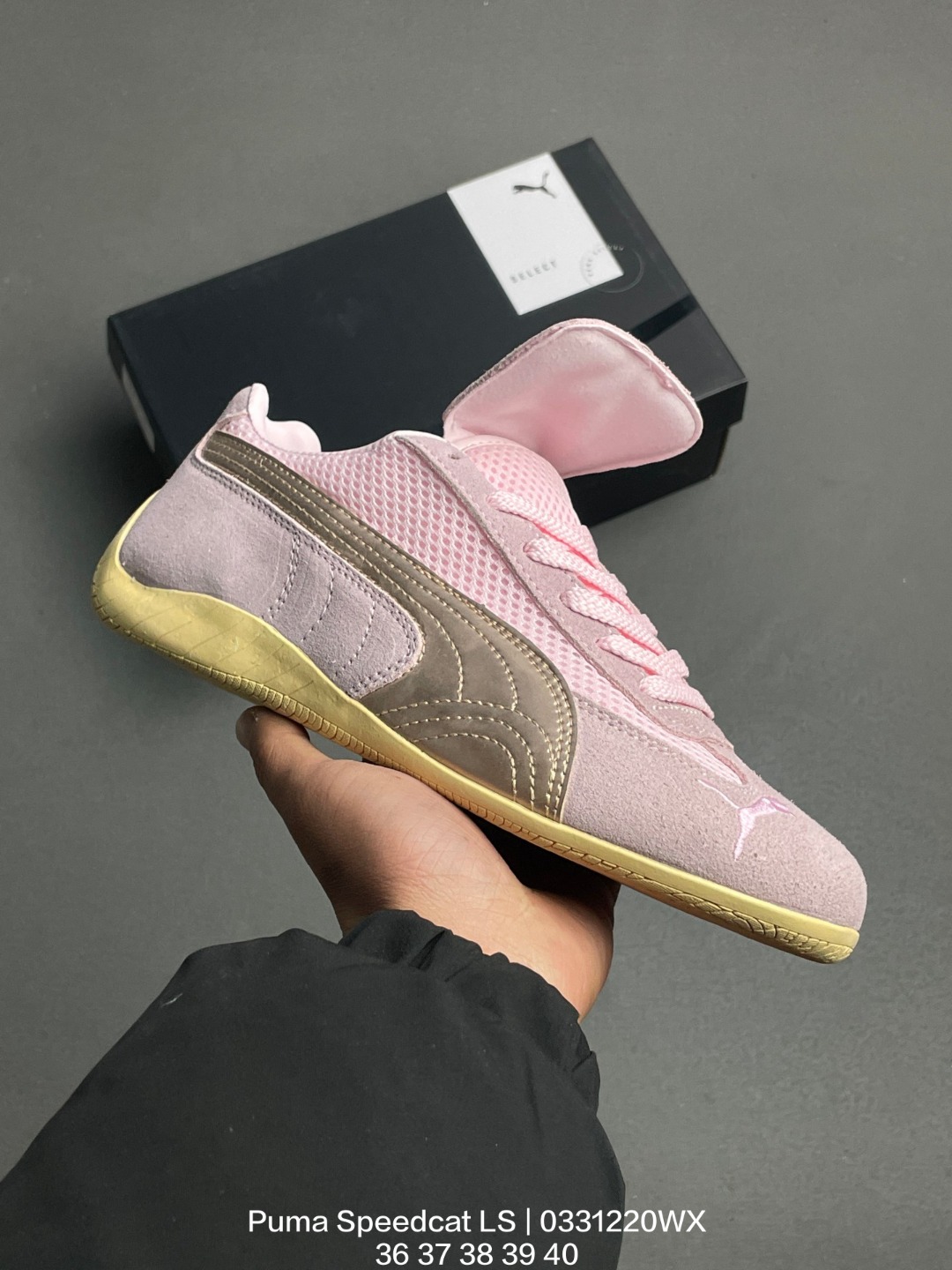 💰120PUMA/彪马 采用环保绒面革鞋面材质，外置轻量耐磨橡胶大底薄底鞋成为潮人必备!彪马Puma Speedcat LS”Yellow Black“极速赛车系列低帮德训风拼接复古百搭休闲运动赛车鞋 码数：36 37 38 39 40