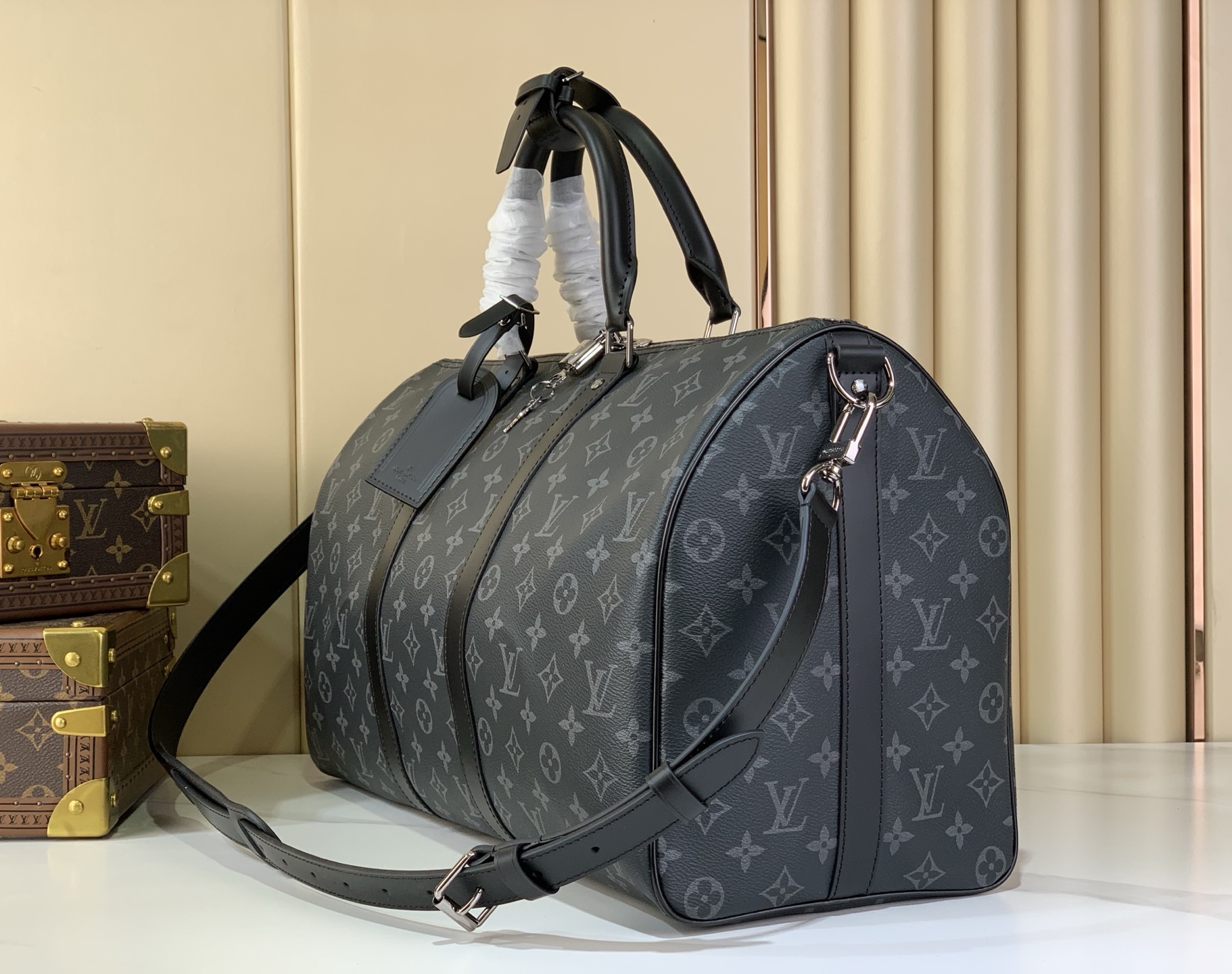 LV Style Beige Leather Travel Bag Lookbook Reference image 2