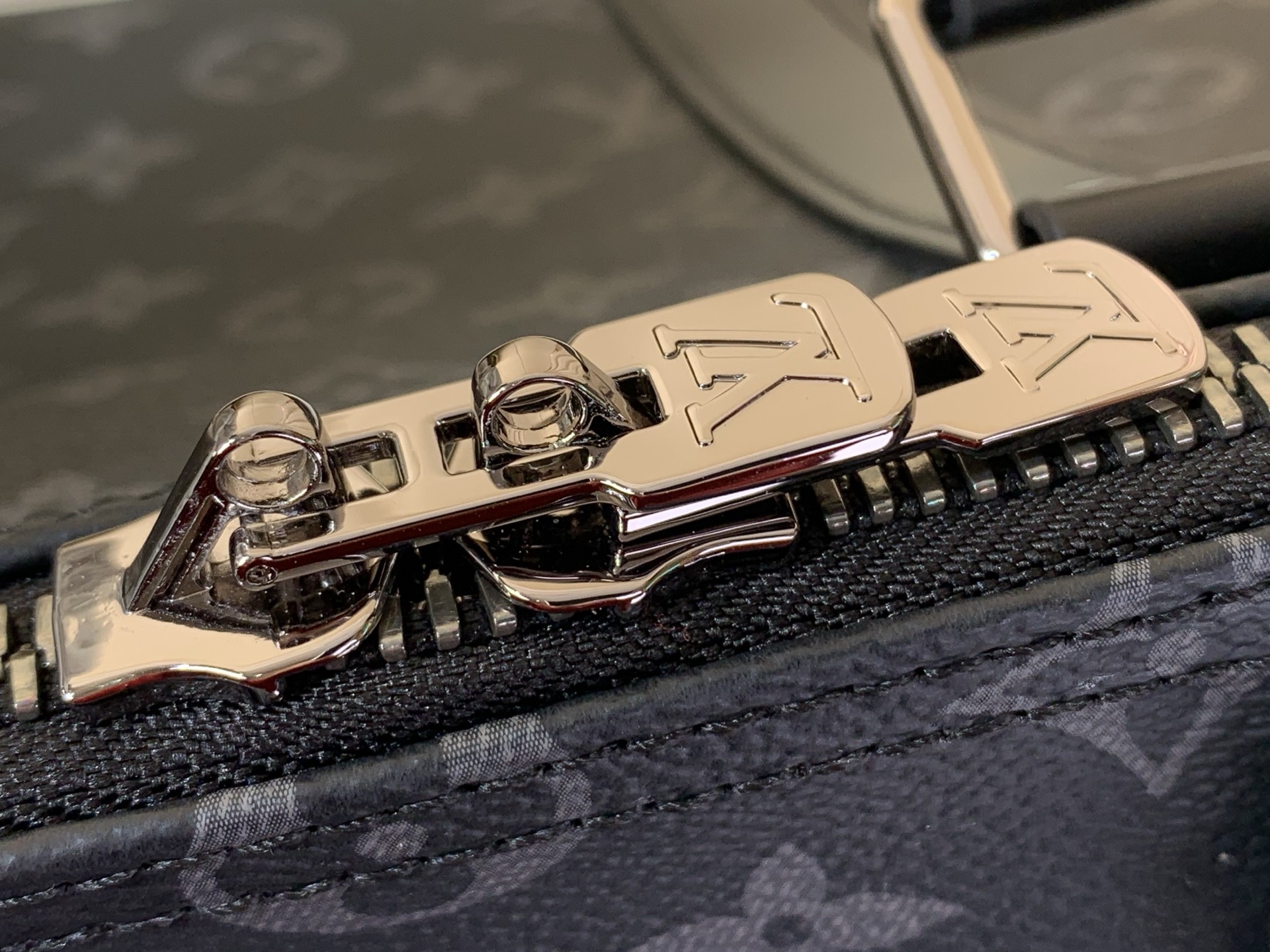 LV Style Beige Leather Travel Bag Bags Travel Bag detail image 6 from source 749931