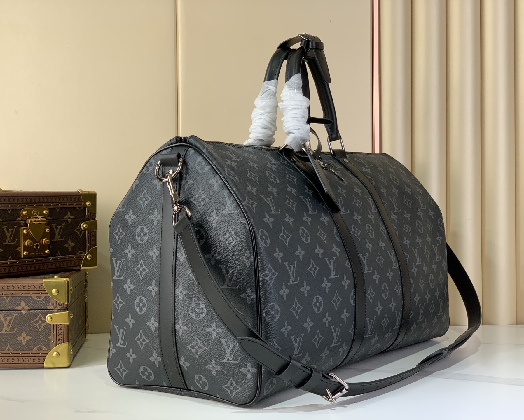 LV Style Beige Leather Travel Bag Lookbook Reference image 2