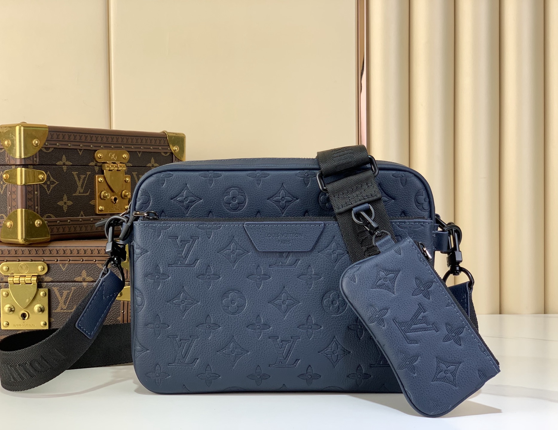 LV Style Beige Leather Messenger Bag Lookbook Reference image 1