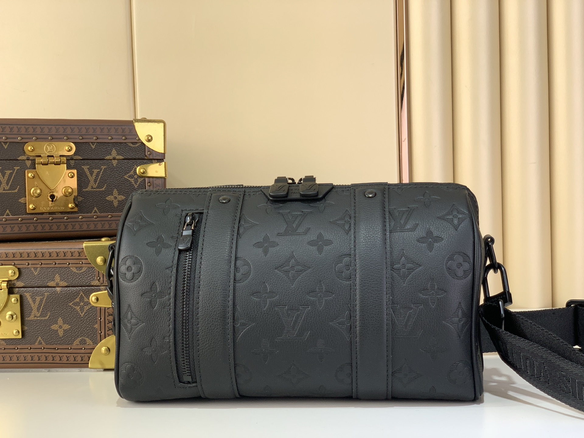 LV Style Black Leather Travel Bag Lookbook Reference image 1