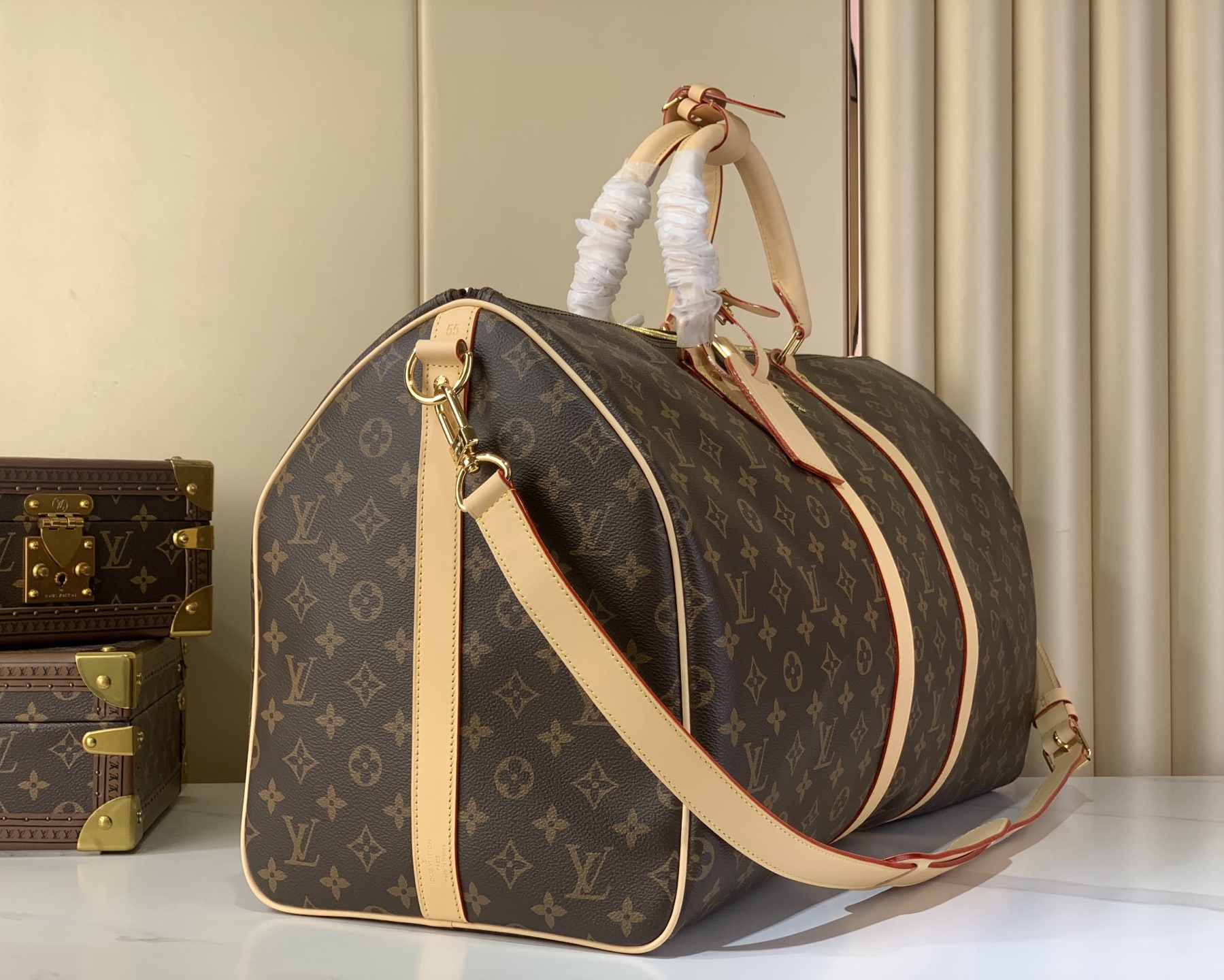 LV Style Beige Leather Travel Bag Lookbook Reference image 2