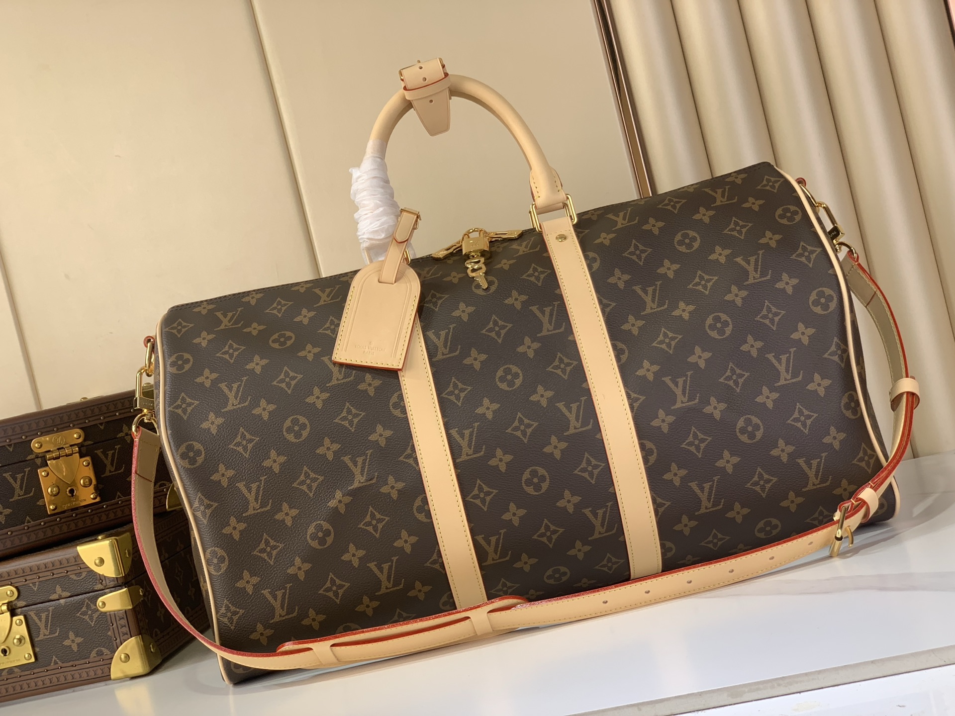 LV Style Beige Leather Travel Bag Lookbook Reference image 1