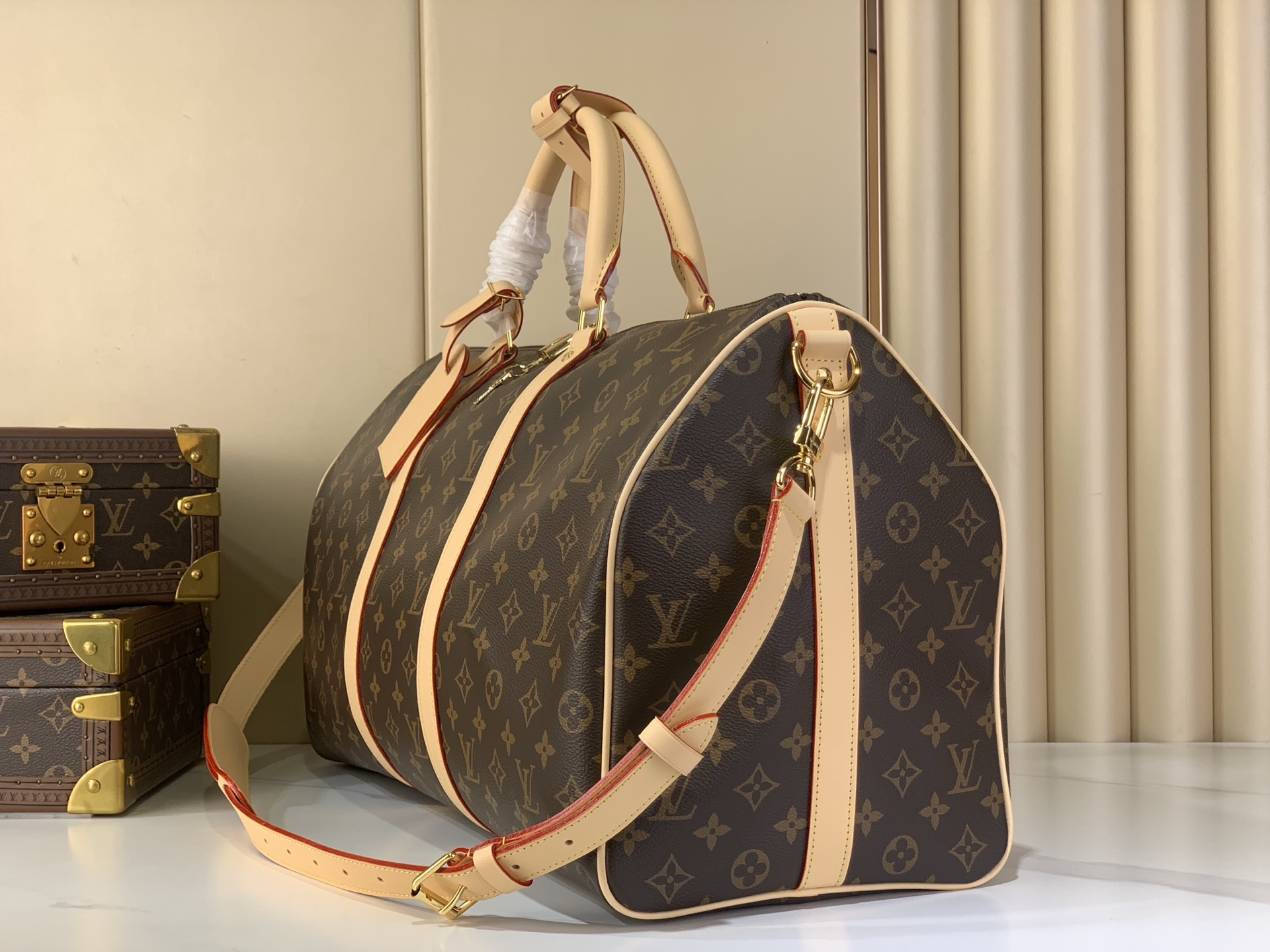 LV Style Beige Leather Travel Bag Lookbook Reference image 2
