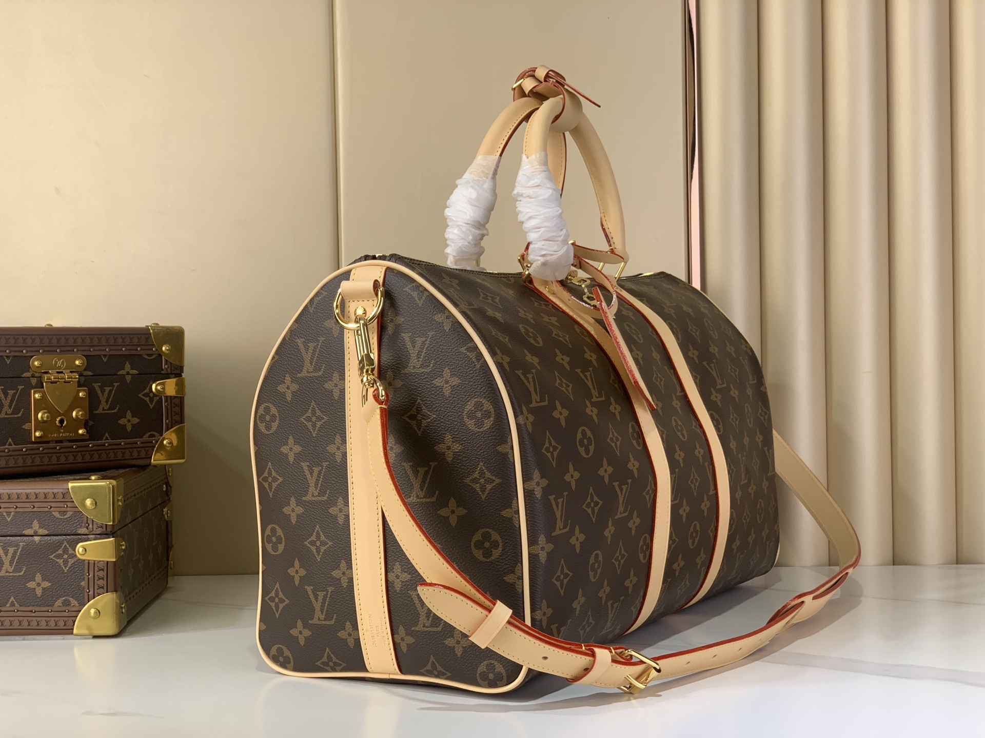 LV Style Beige Leather Travel Bag Lookbook Reference image 2