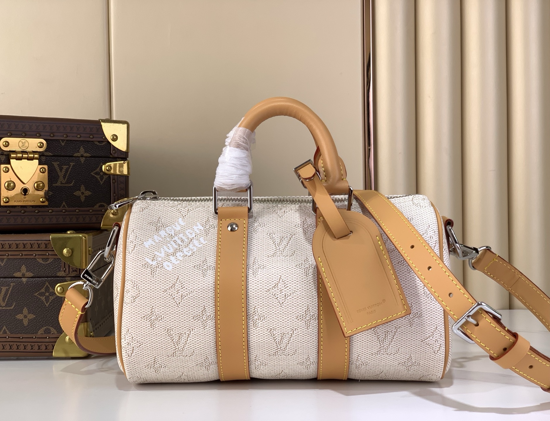 LV Style White Canvas Travel Bag Lookbook Reference image 1