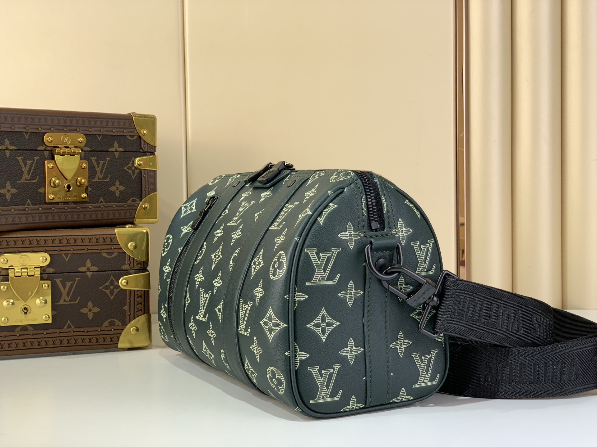 LV Style Green Leather Travel Bag Lookbook Reference image 2