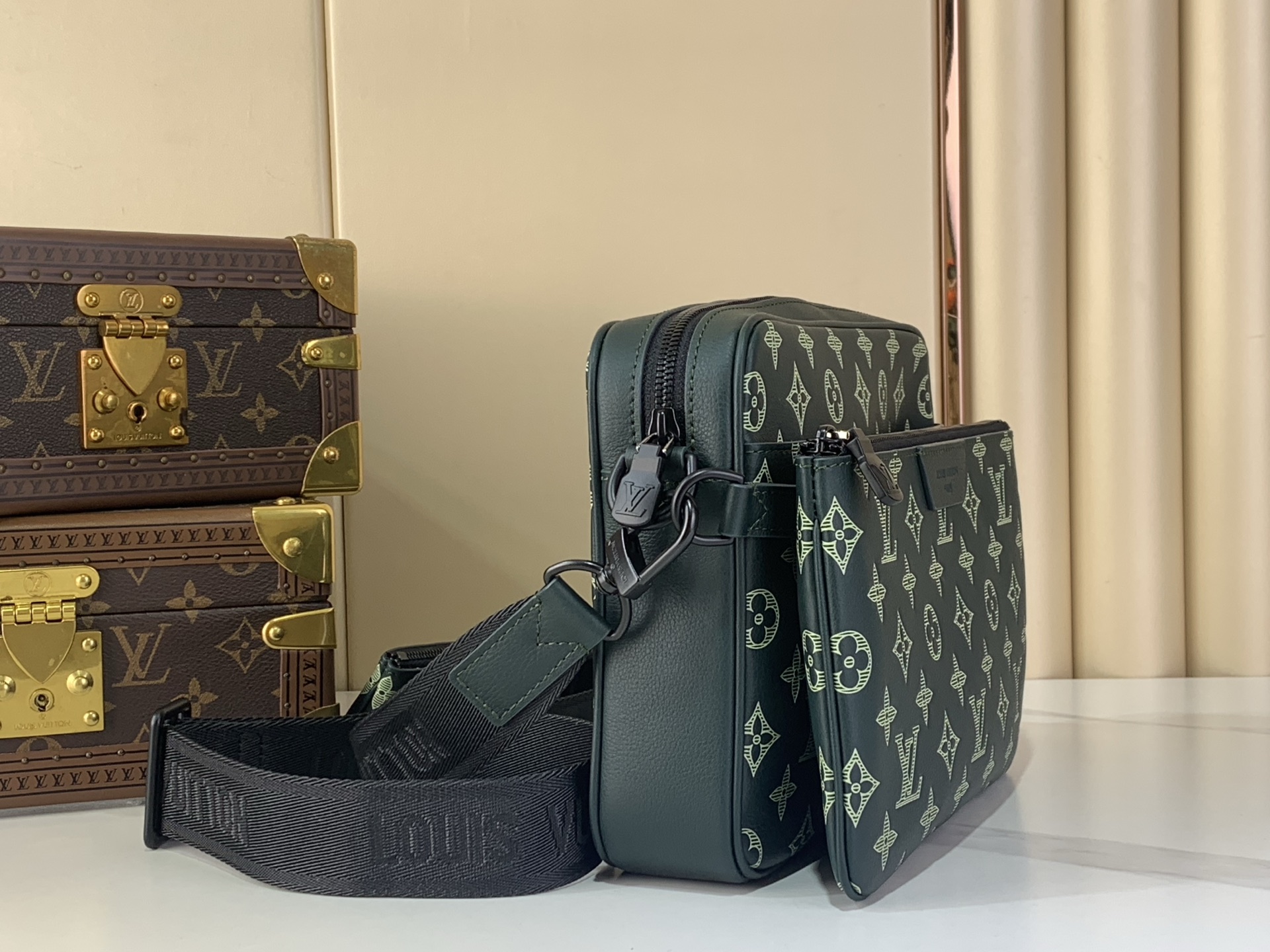 LV Style Black Leather Messenger Bag Lookbook Reference image 2
