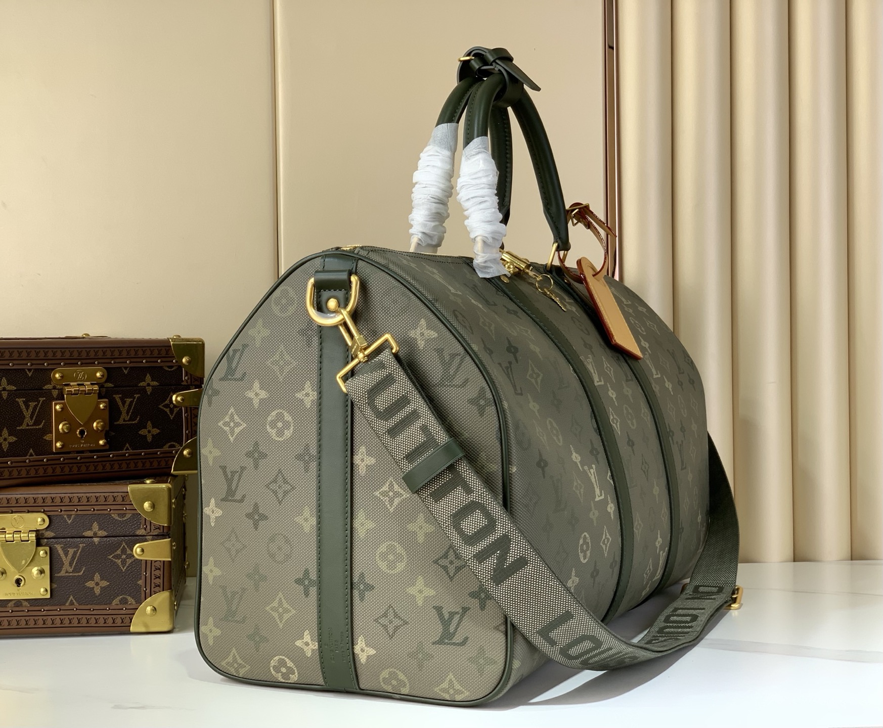 LV Style Beige Leather Travel Bag Lookbook Reference image 2