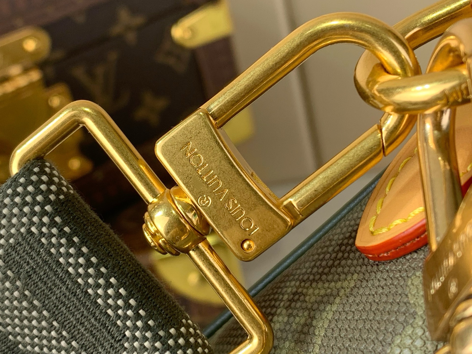 LV Style Beige Leather Top Handle Bag style reference detail image 7 from source 759910