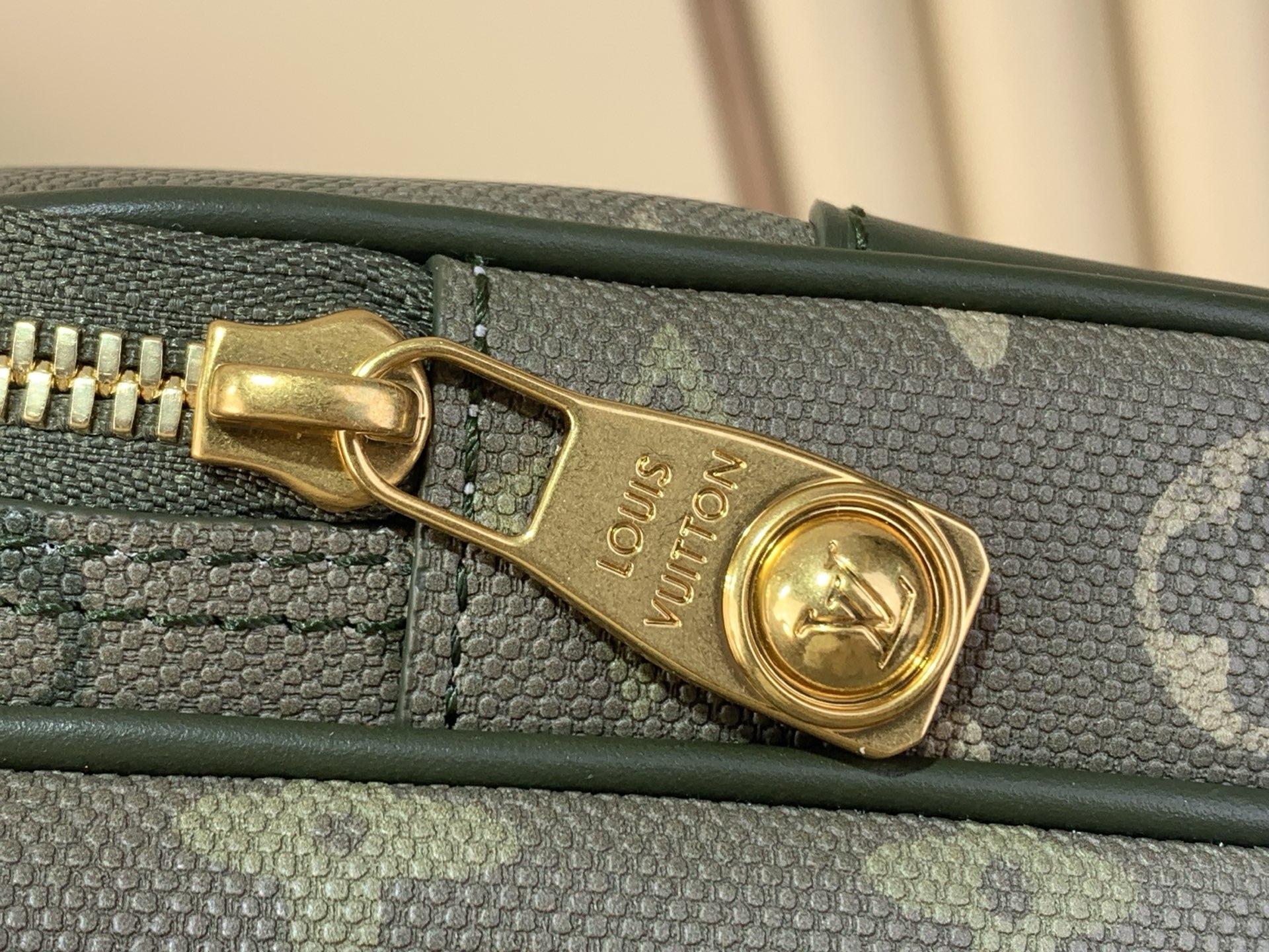 LV Style Beige Leather Top Handle Bag style reference detail image 8 from source 759910