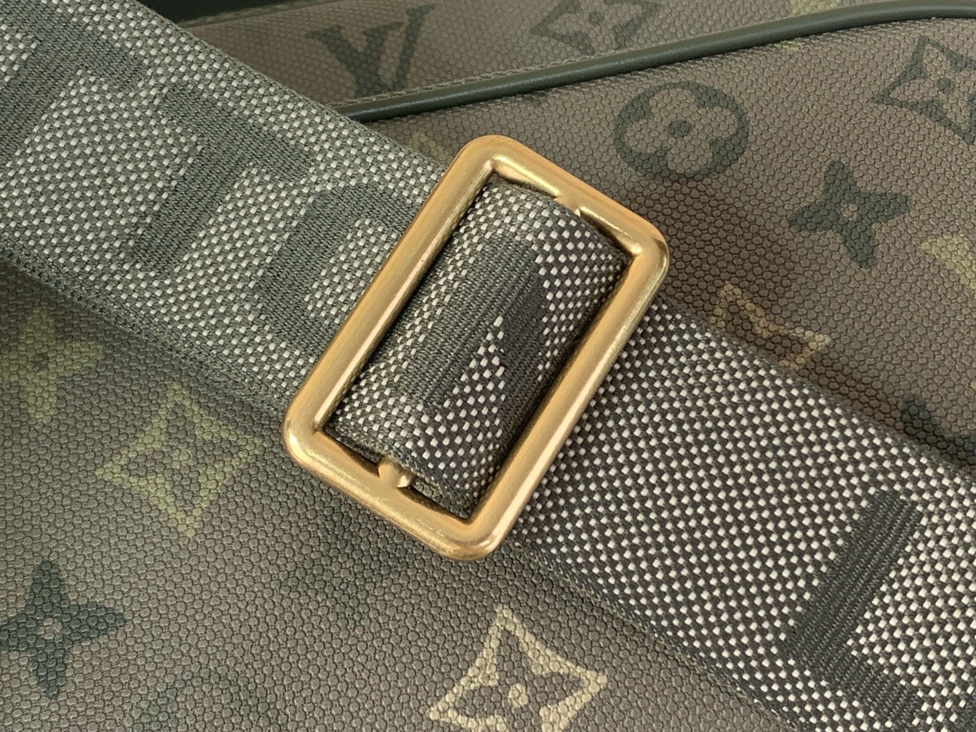 LV Style Beige Leather Top Handle Bag style reference detail image 6 from source 759910