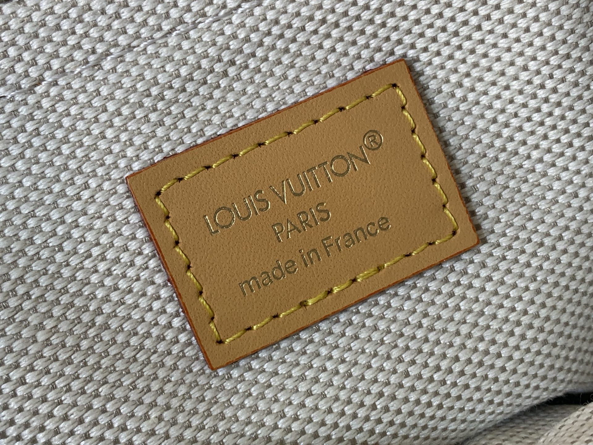 LV Style Beige Leather Top Handle Bag style reference detail image 9 from source 759910